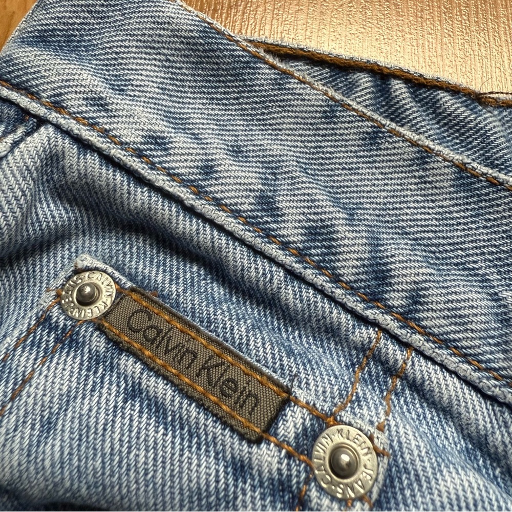 Vintage/90s Style Calvin Klein Button Fly Easy Fit Jeans - Picture 4 of 8